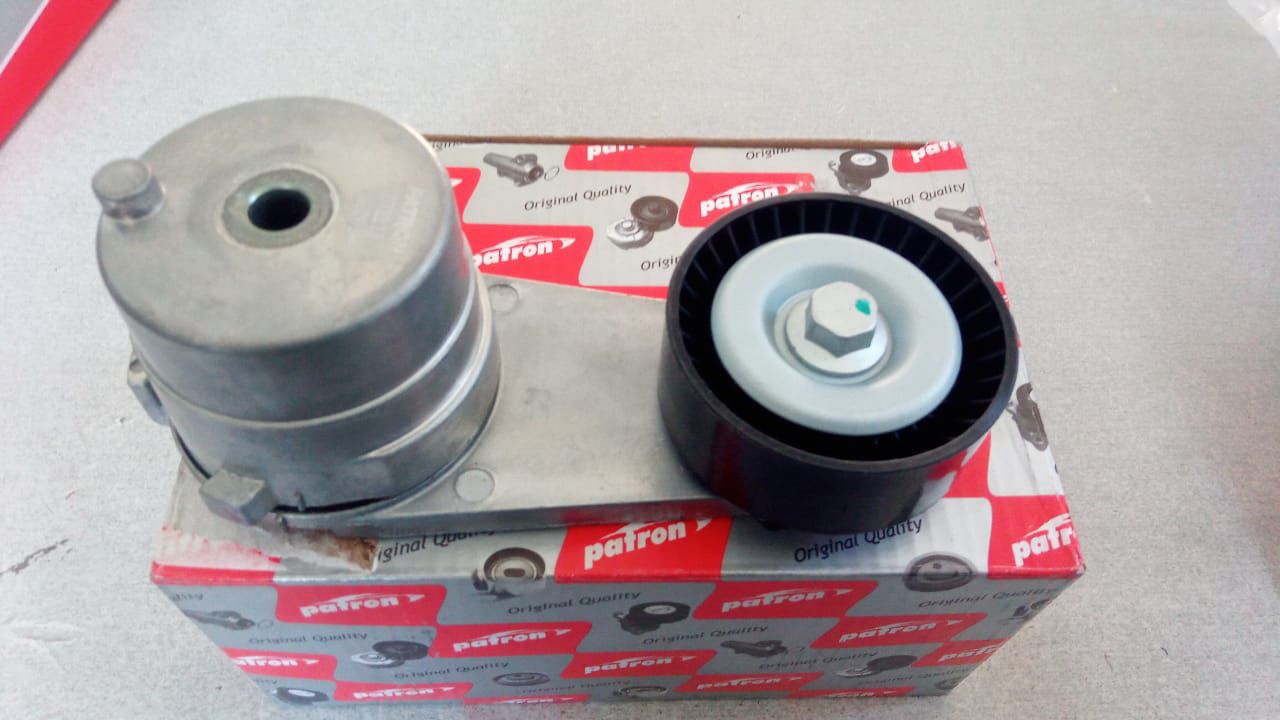 Натяжитель ремня ховер. Great wall hover h5 2,0 дизель 2014 приводной ремень. Ролик ремня генератора hover h5. Hover h5 дизель ролики обводного ремня. Натяжитель ремня ховер н5 дизель.